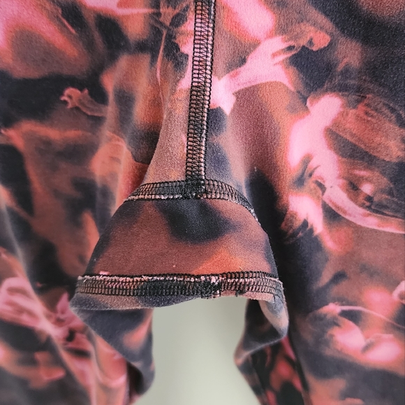 Lululemon, Size 4, 25", like excellent condition like new - Picture 3 of 4